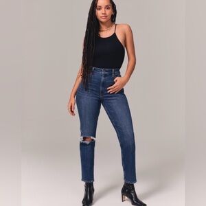 Curve Love Ultra High Rise Ankle Straight Jean in Medium Destroy Wash RETAIL$110